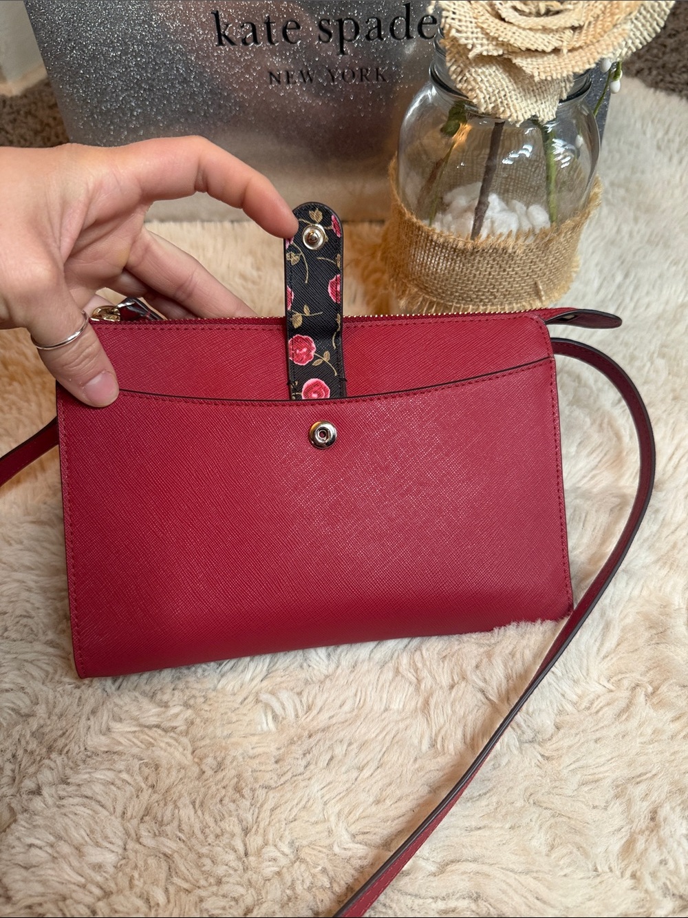 ✨ Kate Spade Laurel Way Hazy Rose Floral Large Roxanna Crossbody/Wrislet✨ - Picture 4 of 14